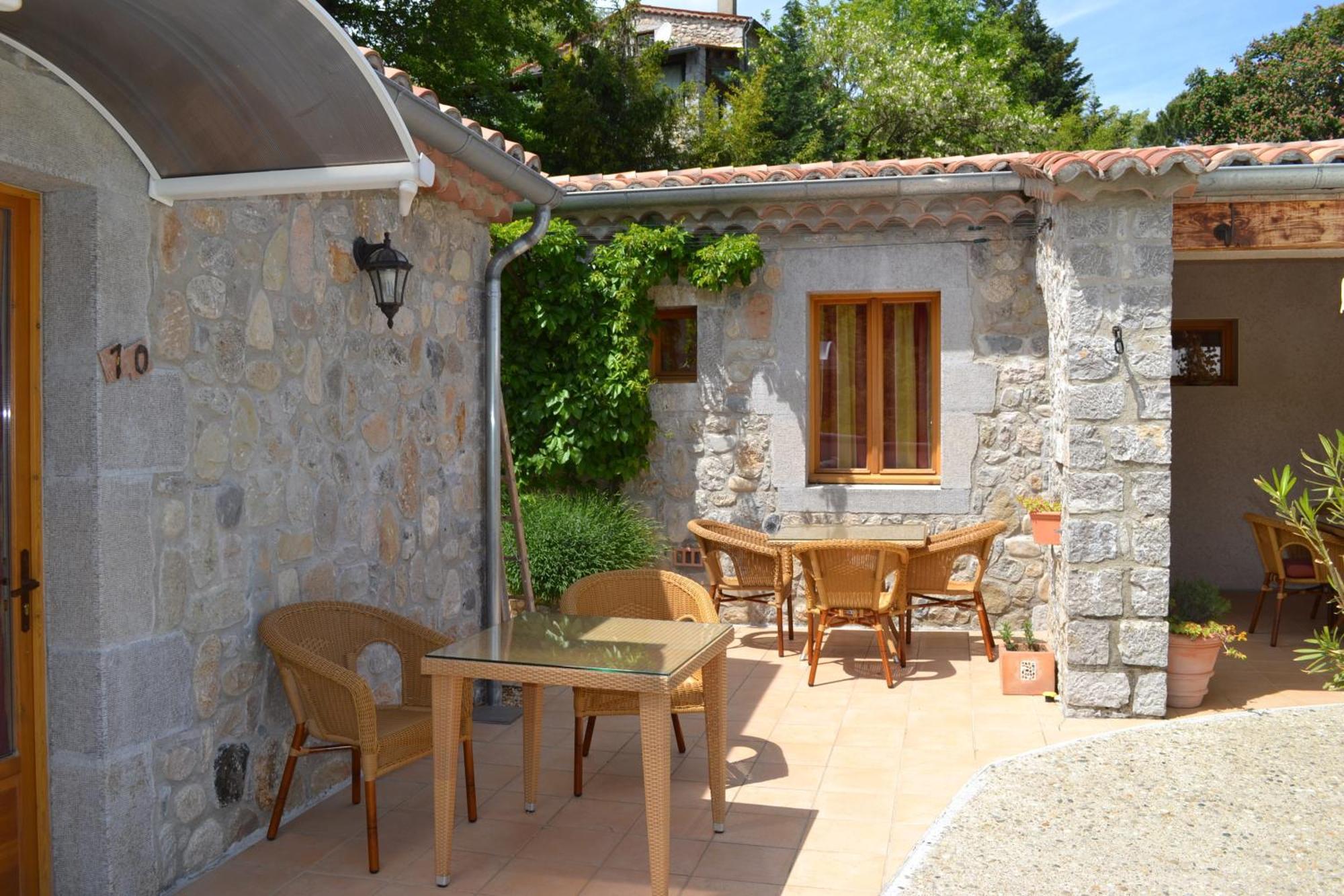 Hotel La Garenne Labeaume Exterior foto