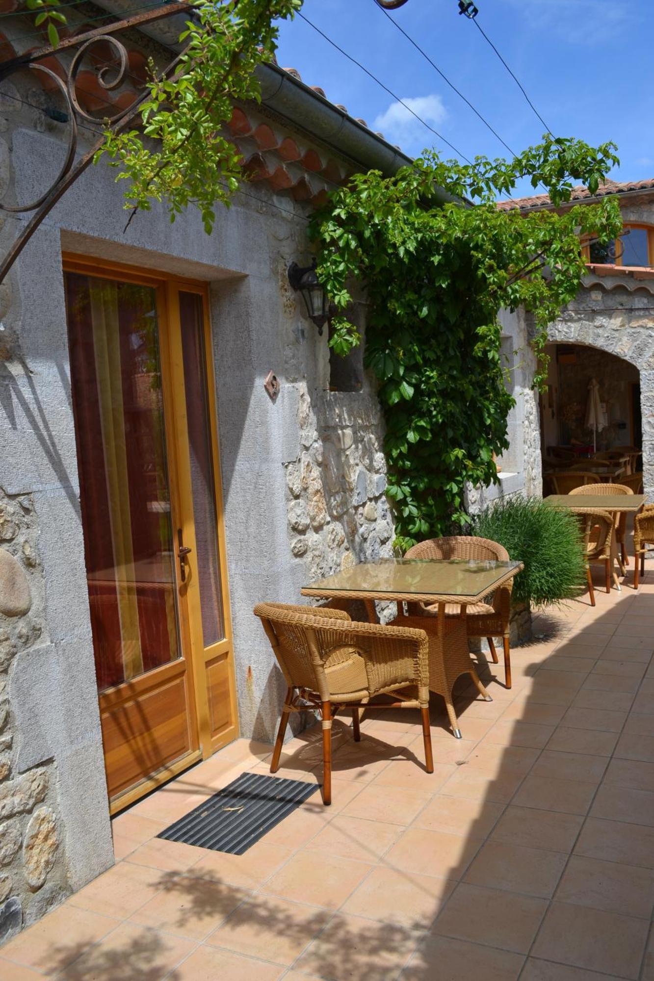 Hotel La Garenne Labeaume Exterior foto